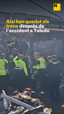  Així han quedat els vagons després del xoc de trens d'alta velocitat a Toledo