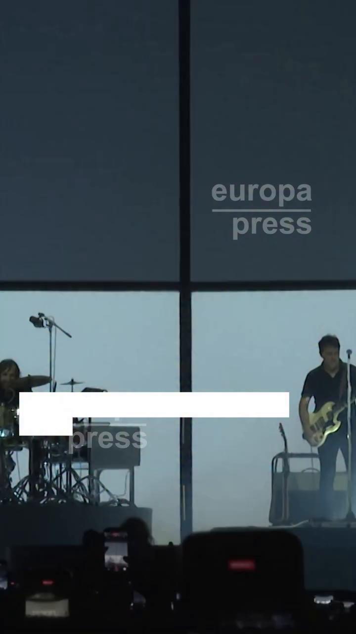 El grupo La oreja de Van Gogh actúa en la segunda parada de su tour en el Movistar Arena de Madrid.