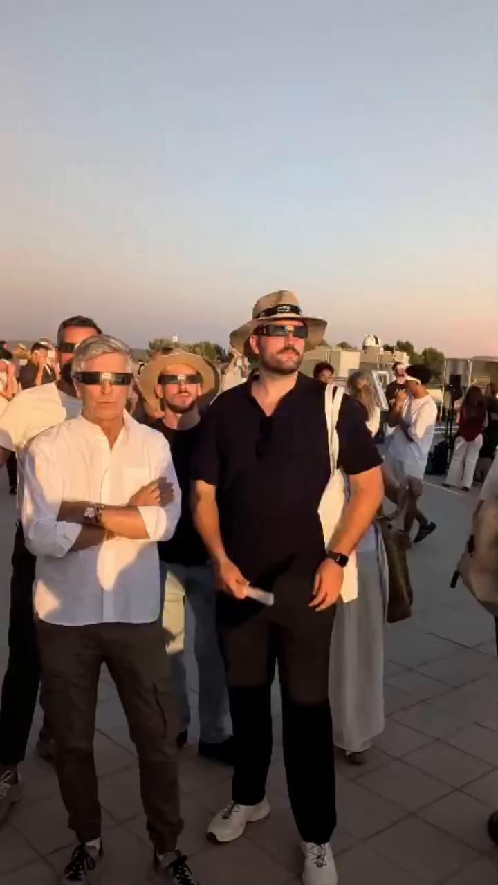 El clip termina con un enérgico '¡Vamos!' y un agradecimiento
