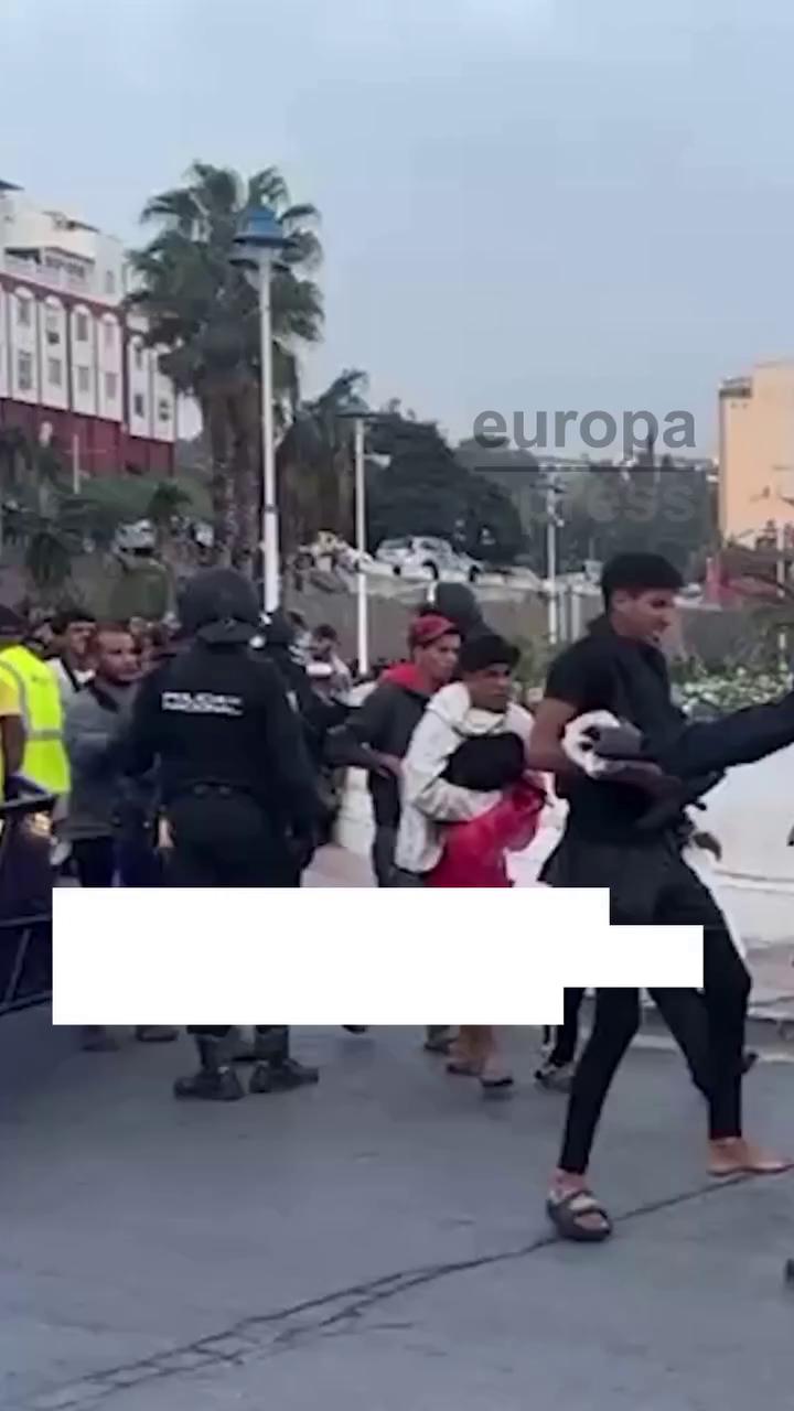 El video invita a los espectadores a suscribirse a la canal