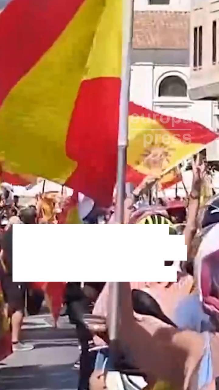 Manifestantes en Ceuta corean 'Deuda no se vende' y 'Si se puede'