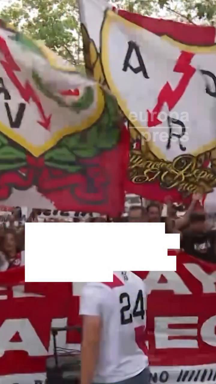 Los aficionados del Rayo exigen la dimisión del presidente por el abandono del club