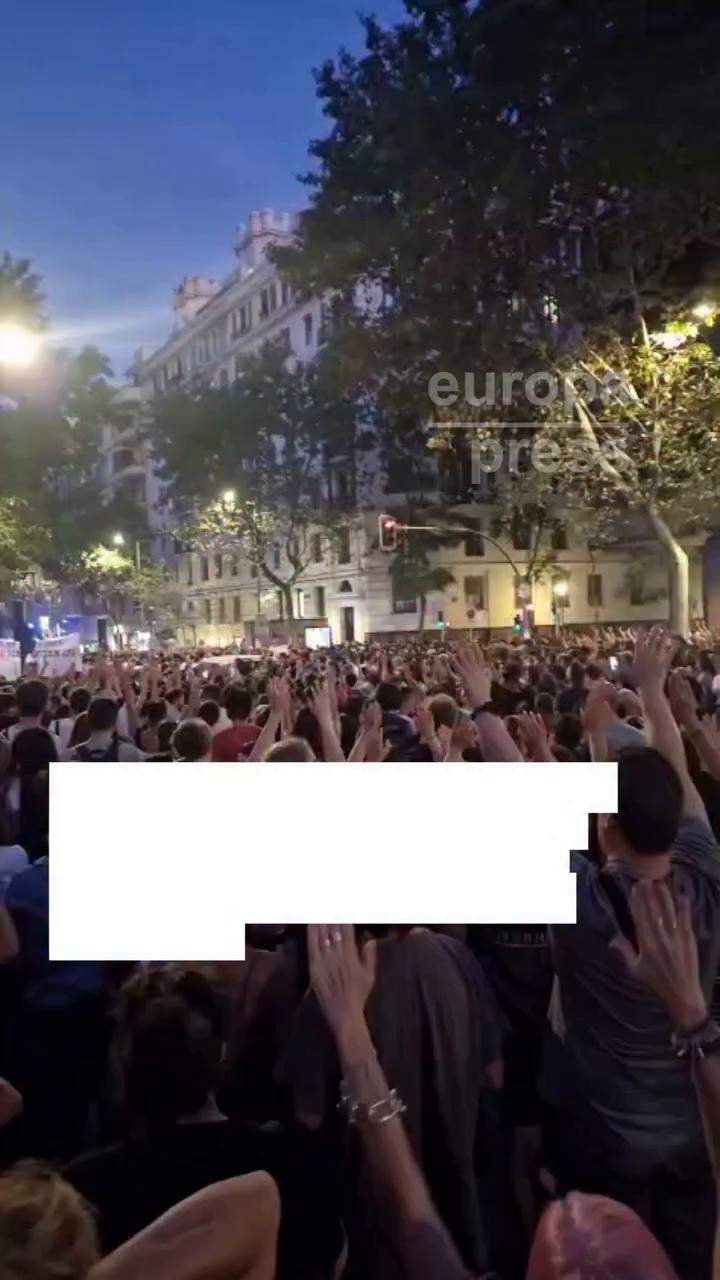 Corean consignas de lucha con rabia y sin miedo en protesta