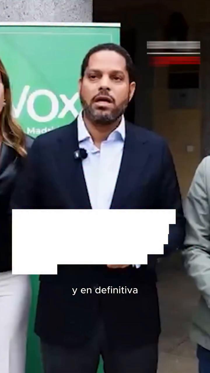 Pedro Sánchez dice te quiero a su mujer en el banquillo mientras España sufre