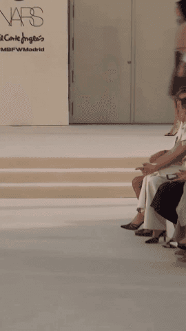 La Galería de Cristal del Palacio de Cibeles volvió a llenarse ayer, a las seis de la tarde, con la segunda entrega de Alex Rivière Studio en Mercedes-Benz Fashion Week Madrid (MBFW).