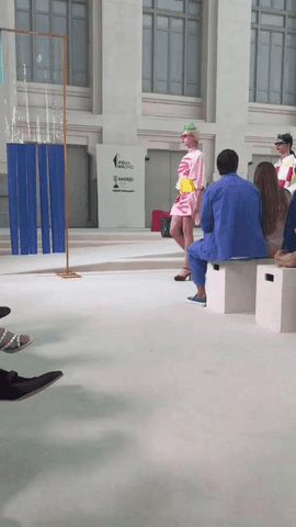 La segunda explosión de color de este martes en @mbfwmadrid ha venido de la mano de Ágatha Ruiz de la Prada.