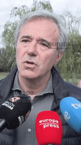 Jorge Azcón (PP), sobre la polémica del voto por correo: “Mis hijos están fuera estudiando y los voy a traer a votar a Zaragoza”
