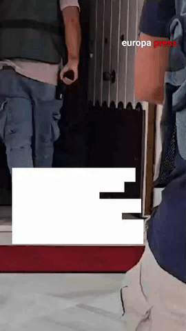 La Guardia Civil ha liberado a 22 mujeres de origen extranjero que eran obligadas a ejercer la prostitución tras desarticular una extensa red criminal implicada en la trata de seres humanos con fines de explotación sexual asentada en Sevilla, y relacionada con otras organizaciones delictivas en distintas provincias de España.