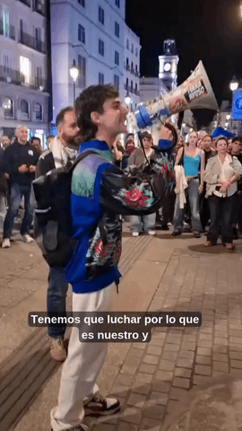 Así ha reaccionado la acampada de Sol al fallecimiento de Maricarmen: 