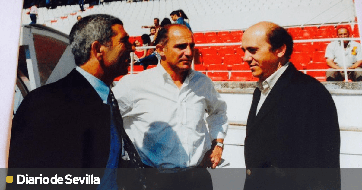 Las Fotos De Luis De La Fuente Como Entrenador Sevillista las-fotos-de-luis-de-la-fuente-como-entrenador-sevillista