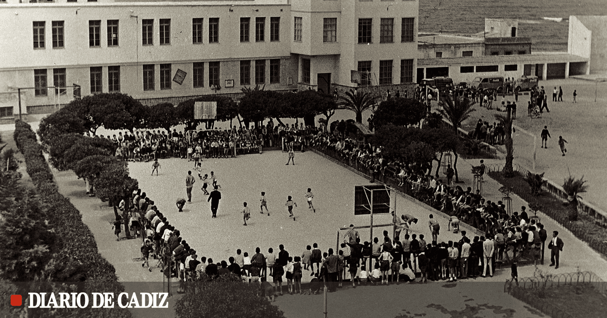 el-colegio-p-blico-que-se-convirti-en-la-sede-de-san-felipe-neri-en-c-diz