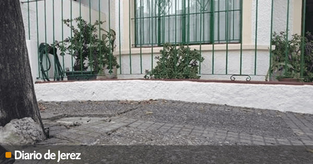 Una vecina de la Barriada España pide una solución a ‘la invasión’ del