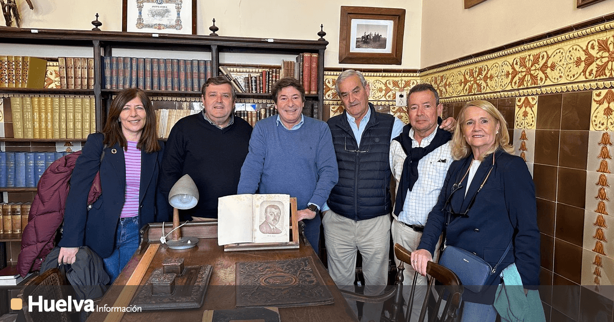 La Real Sociedad Colombina visita el Dolmen de Soto 100 años después