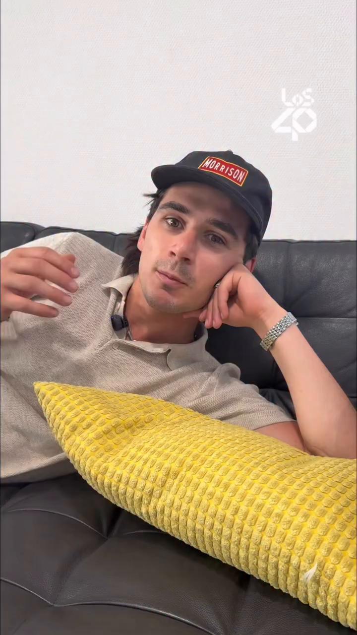 Las leyendas del rock colaboran con jóvenes artistas por una estrategia clara