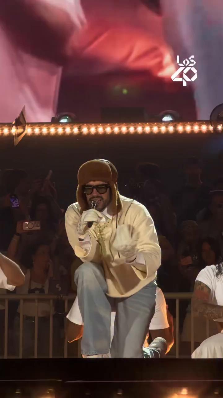 Malik recibe un llamado a bailar en directo