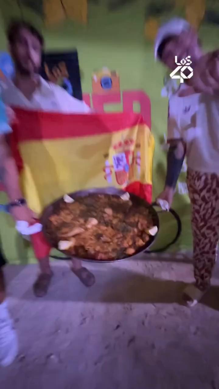 El secreto de la auténtica paella valenciana está en el socarrat y la carne
