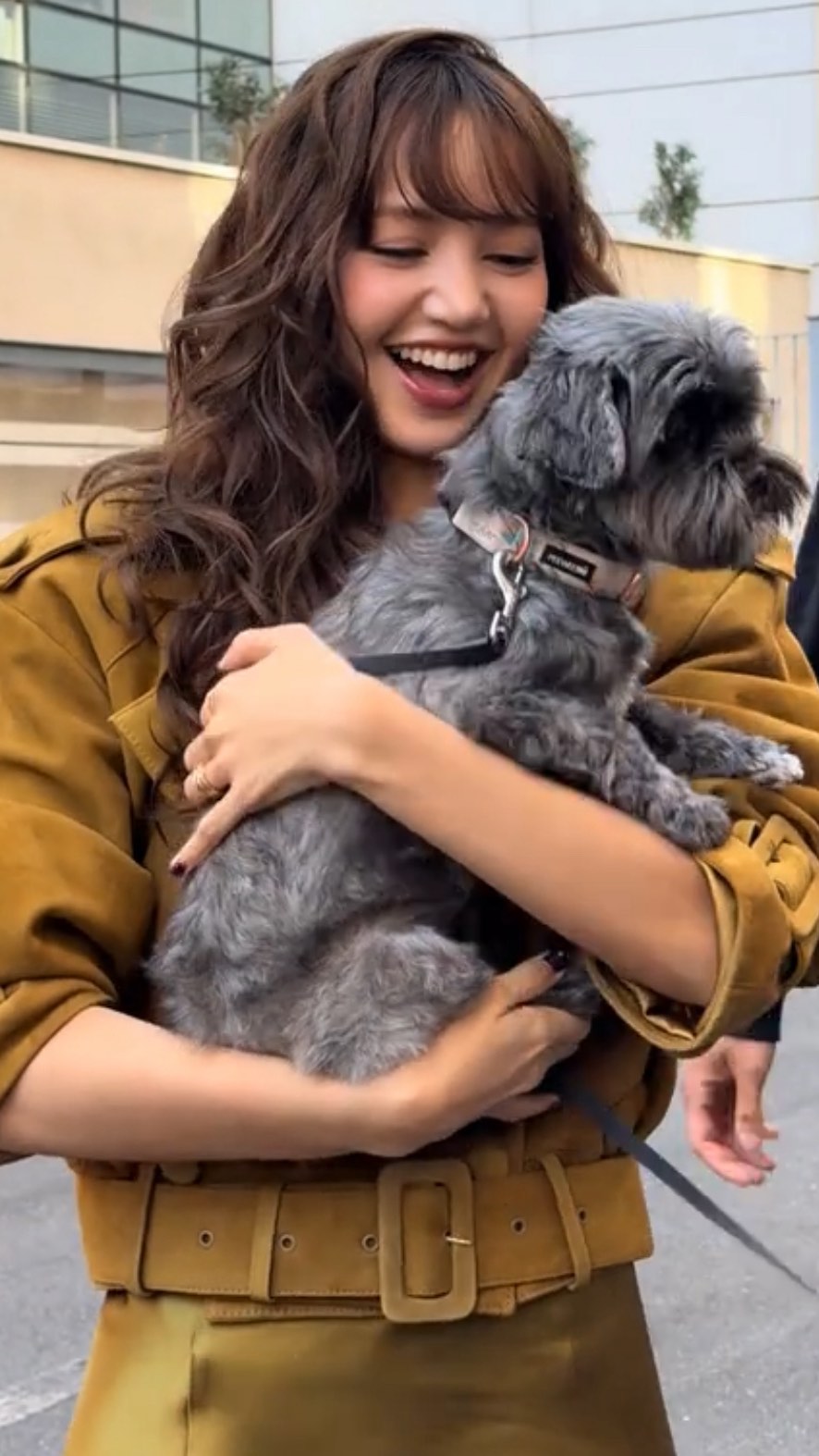 Excited streamer greets audience with repeated exclamations of joy and cuteness
