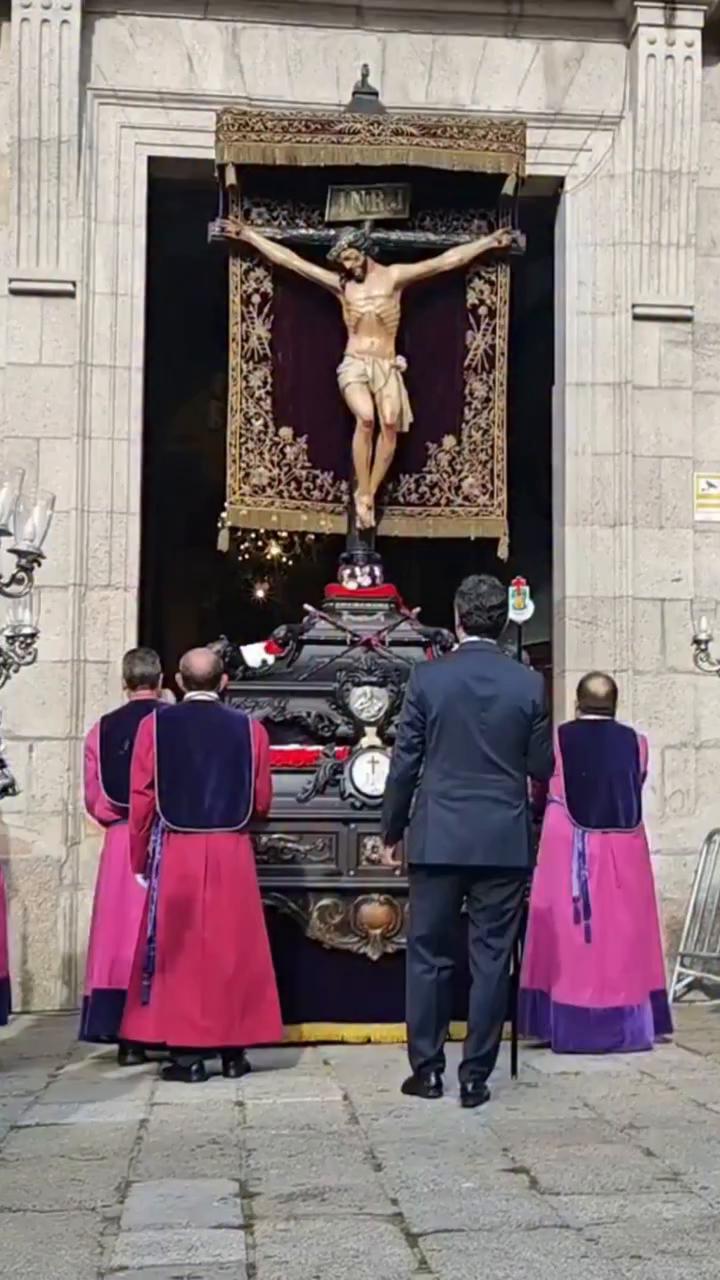 Gracias y todos juntos en este momento de música