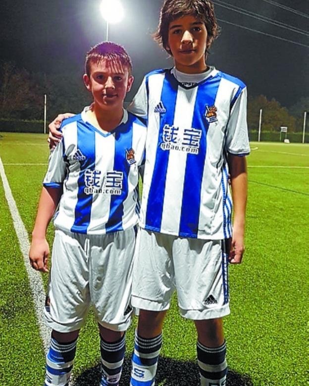 Jon Martin tiene 19 años y ya es el central indiscutible de la Real ...
