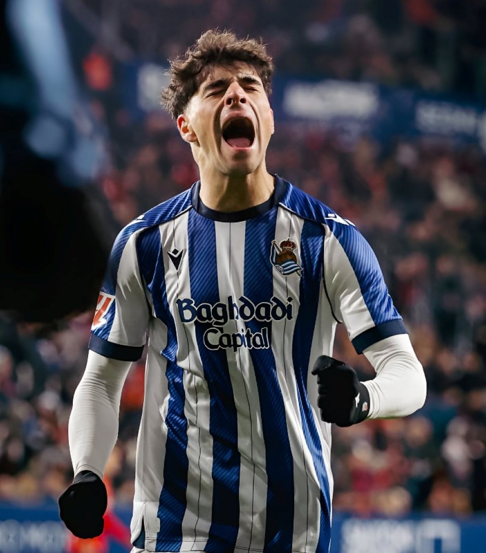 Jon Martin tiene 19 años y ya es el central indiscutible de la Real ...