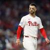 Bryce Harper, estrella de los Phillies, se lanzó contra Rob Manfred