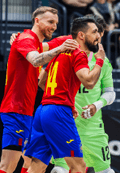 España vuelve del éxito de la Eurocopa con un empate en Finlandia
