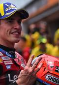 Márquez gana y Martín vuelve al podio año y medio después