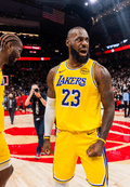 LeBron sacrifica su propia historia en favor de los Lakers