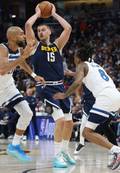 Jokic se resiste a caer