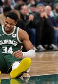 Lo que faltaba: Giannis, lesionado