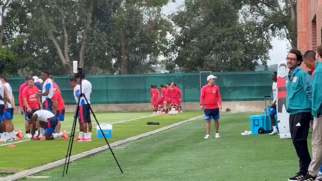 Selección Colombia entrena con equipo alterno del Atlas antes de debut en México