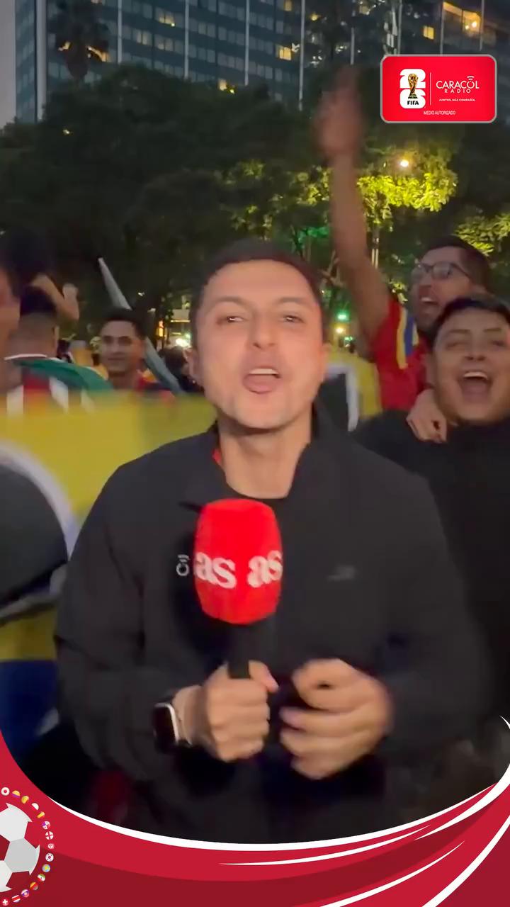 Más de 5.000 hinchas colombianos inician banderazo en el Ángel de la Independencia