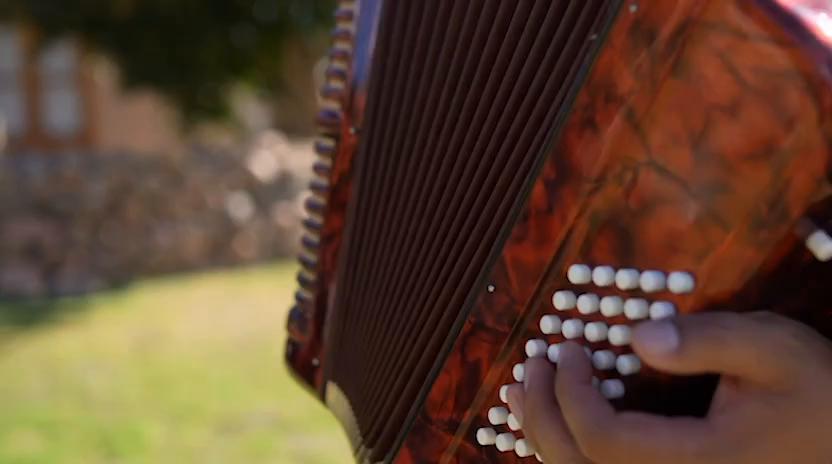 Mané, el 'nuevo Diomedes Díaz' del vallenato, presenta sus canciones