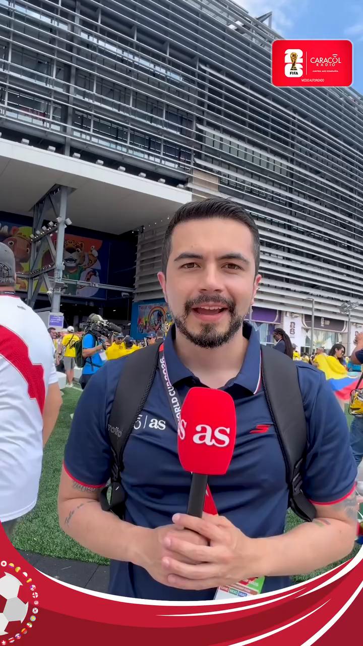 Hinchas ecuatorianos elegirían a Luis Díaz y James Rodríguez para su selección