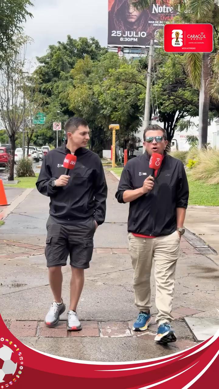 Coleccionista exhibe 120 camisetas colombianas en el mayor evento de jerseys de México