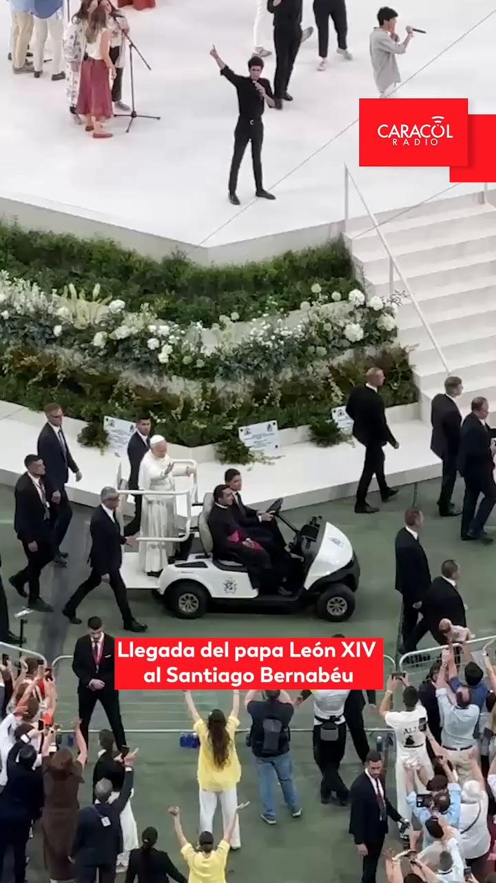 La gloria se repite tres veces seguida de aplausos en el audio