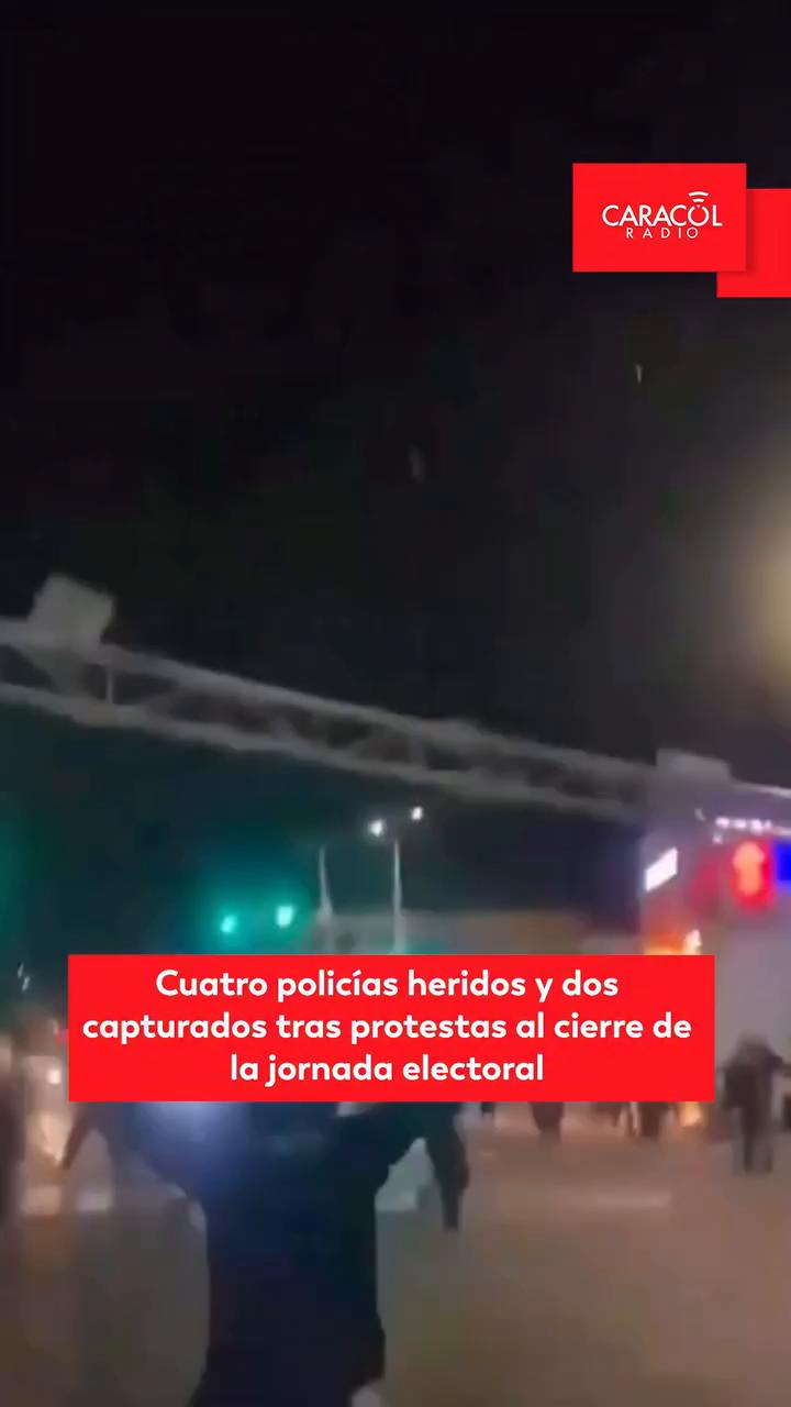 🎥 Cuatro policías heridos y dos capturados tras protestas al cierre de la jornada electoral.