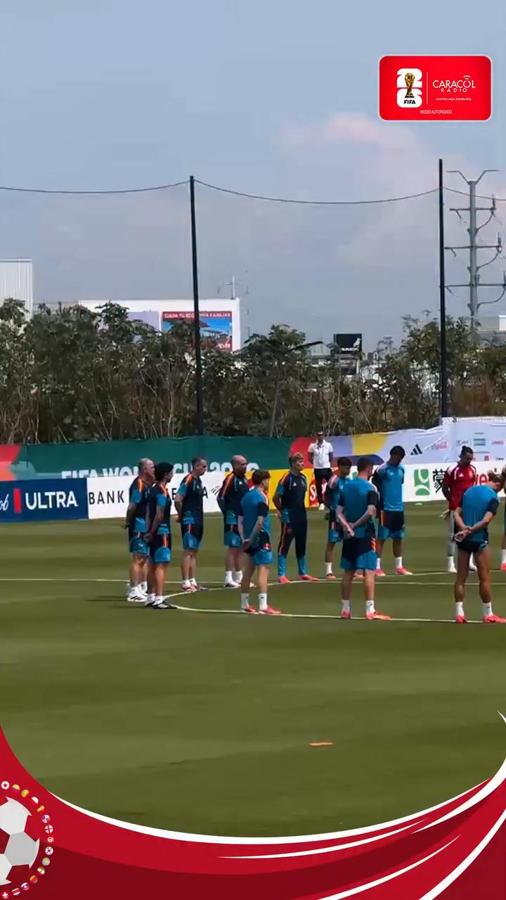 El presentador agradece a los espectadores al finalizar este video