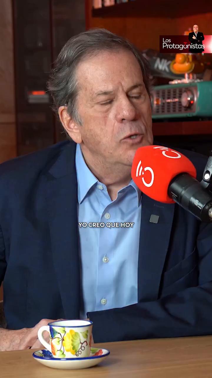 La radio determina la agenda informativa y obliga a reaccionar a los políticos en Colombia
