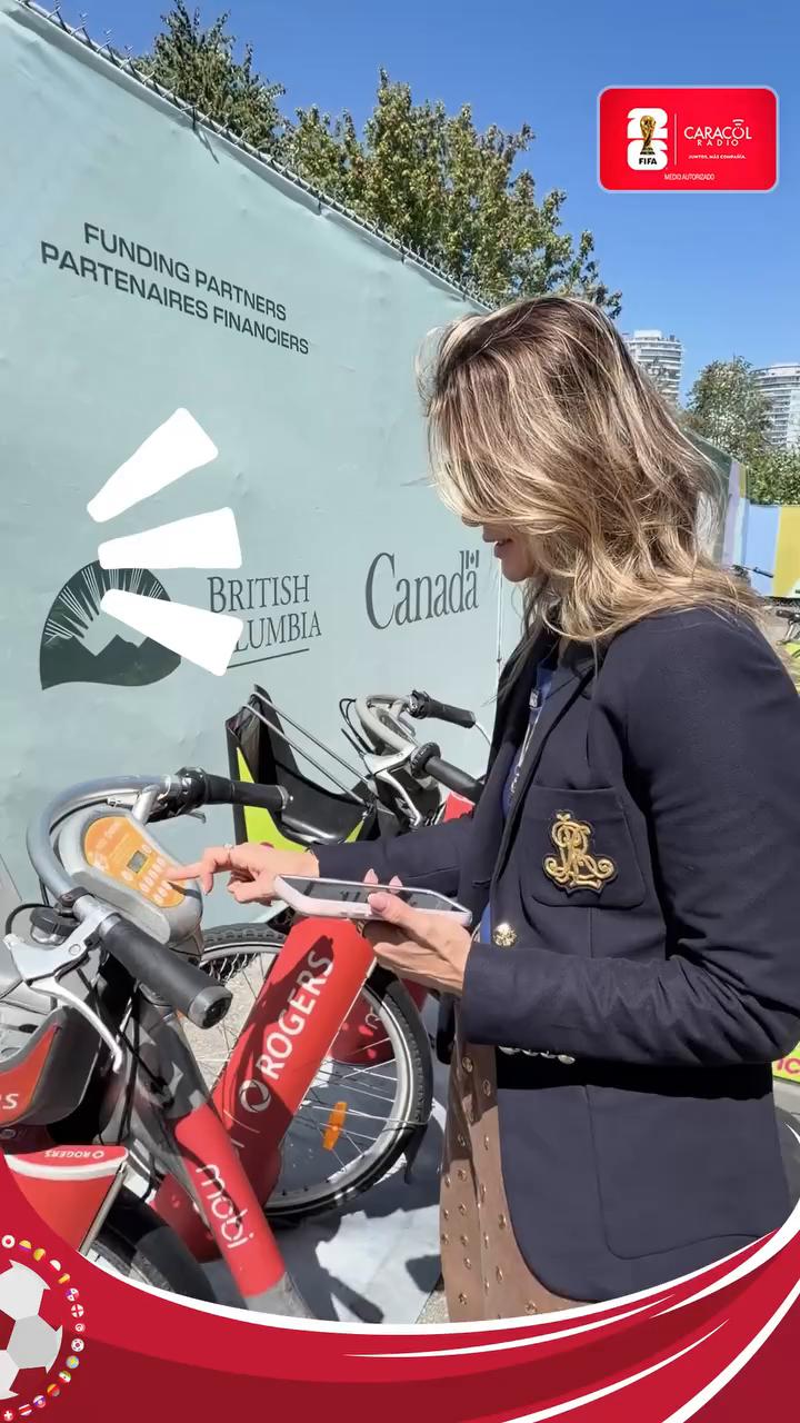 Tras 325 intentos logran montar bicicleta en el malecón de Vancouver