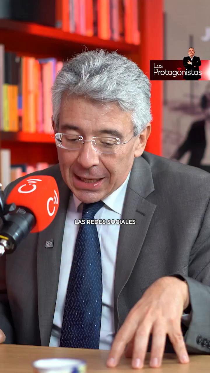 Las redes sociales eliminan los intérpretes de la opinión en los centros de poder