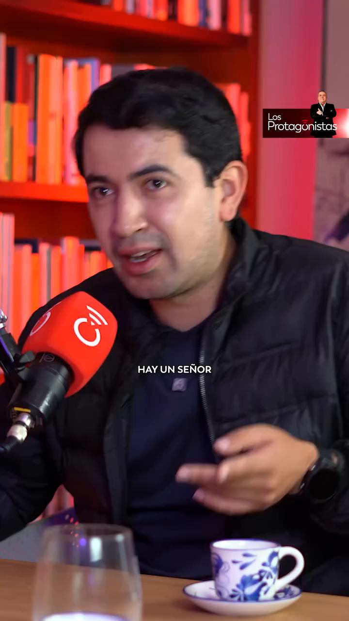 Carrillo busca ser alcalde de Bogotá enfrentando a Petro tras salir de ONG RD