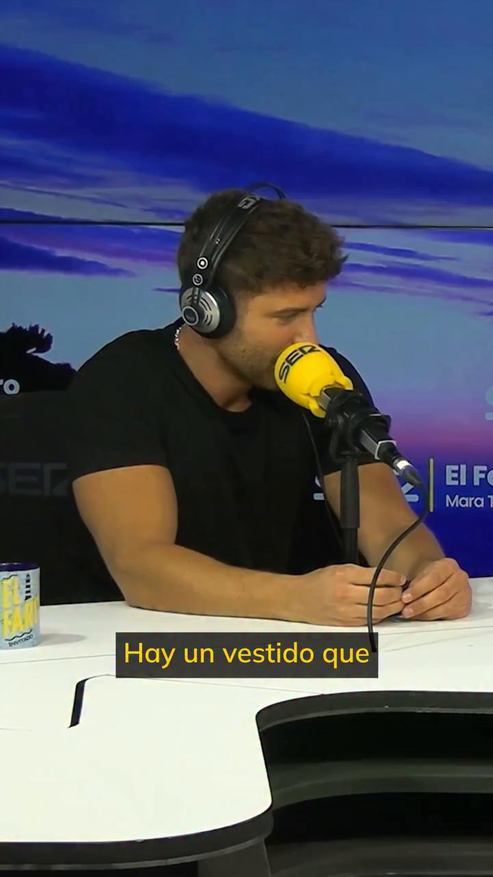 Pablo Alborán recuerda con Mara Torres la vez que vio a su madre con un vestido malva y le inspiró a escribir una canción cuando era niño.