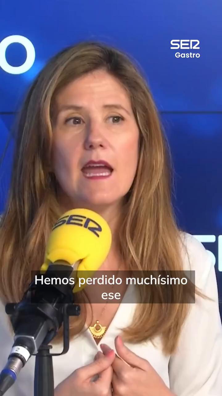 Dice María José Fuenteálamo, autora de 'La hija del carnicero' (Círculo de Tiza), que lo que antes te explicaban (gratis) en las carnicerías, ahora solo se cuenta en los restaurantes caros 🥩