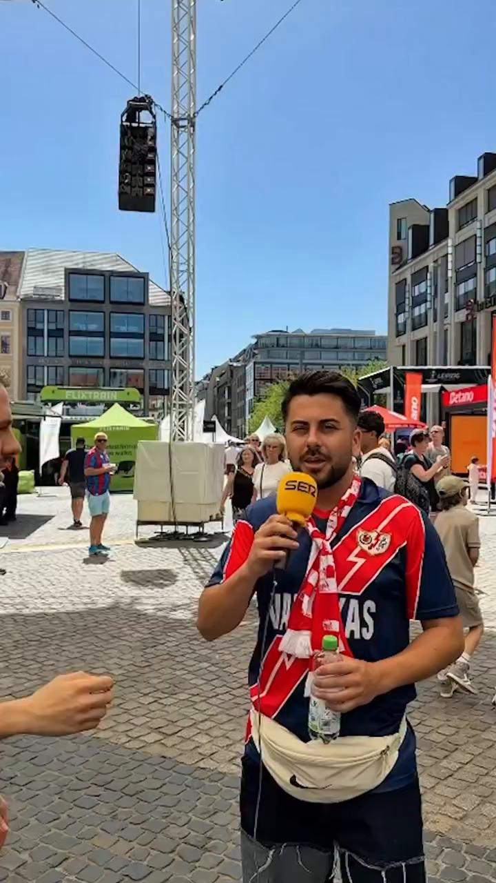 Los aficionados del Rayo suplican a Íñigo que no abandone Vallecas