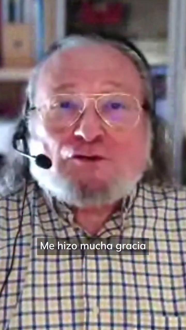 Acciones de Ferrari caen un 7% tras foto del CEO con el Papa y el coche eléctrico