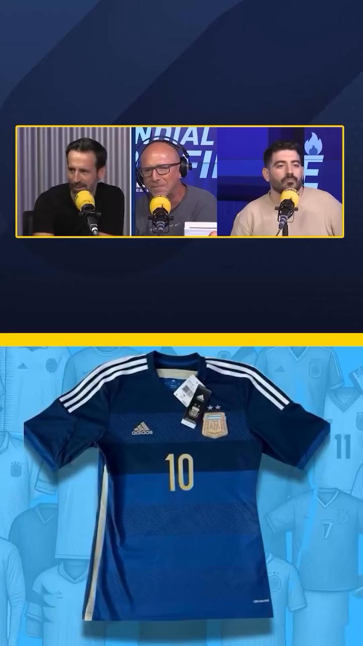 Paco Hernández gana el reto de camisetas con Klose en Brasil 2014