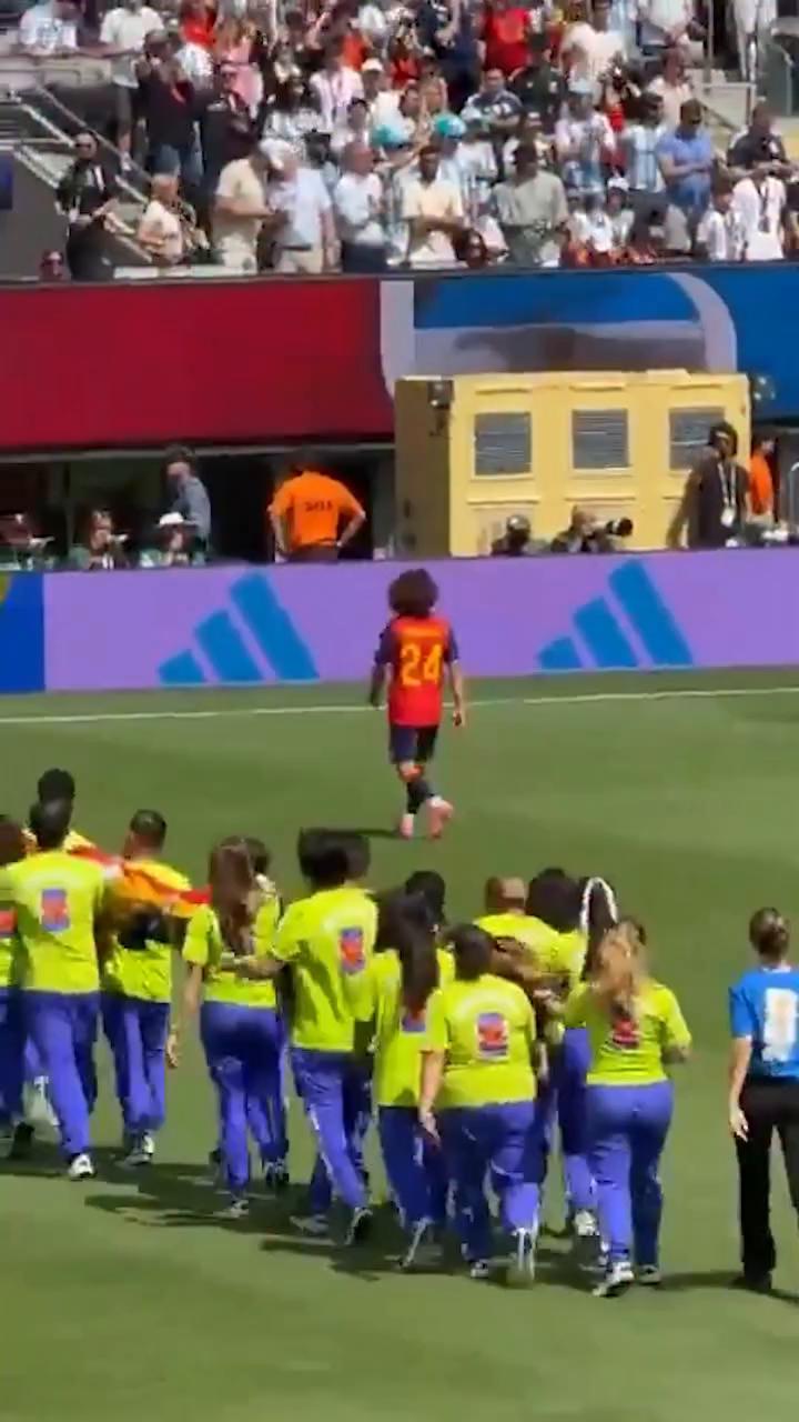 El creador finaliza el video con un agradecimiento sincero a los espectadores