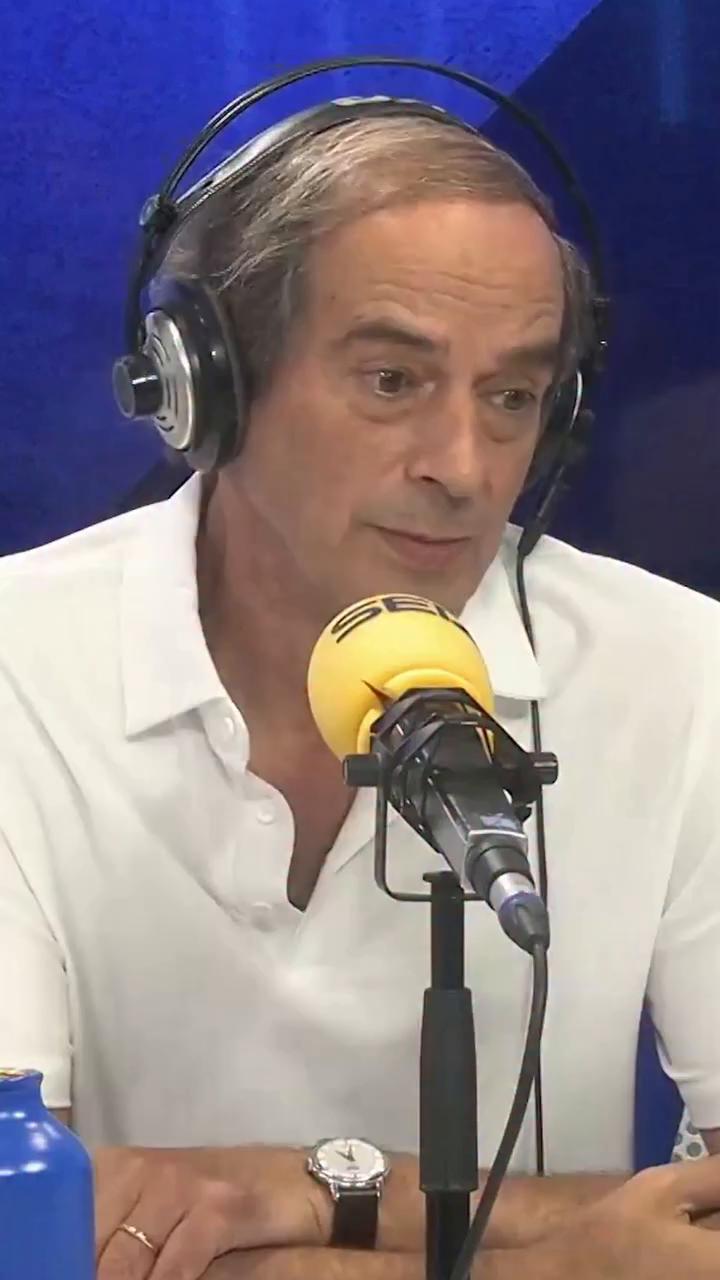 El primer trabajo en radio: helicóptero para el tráfico y el atentado de julio