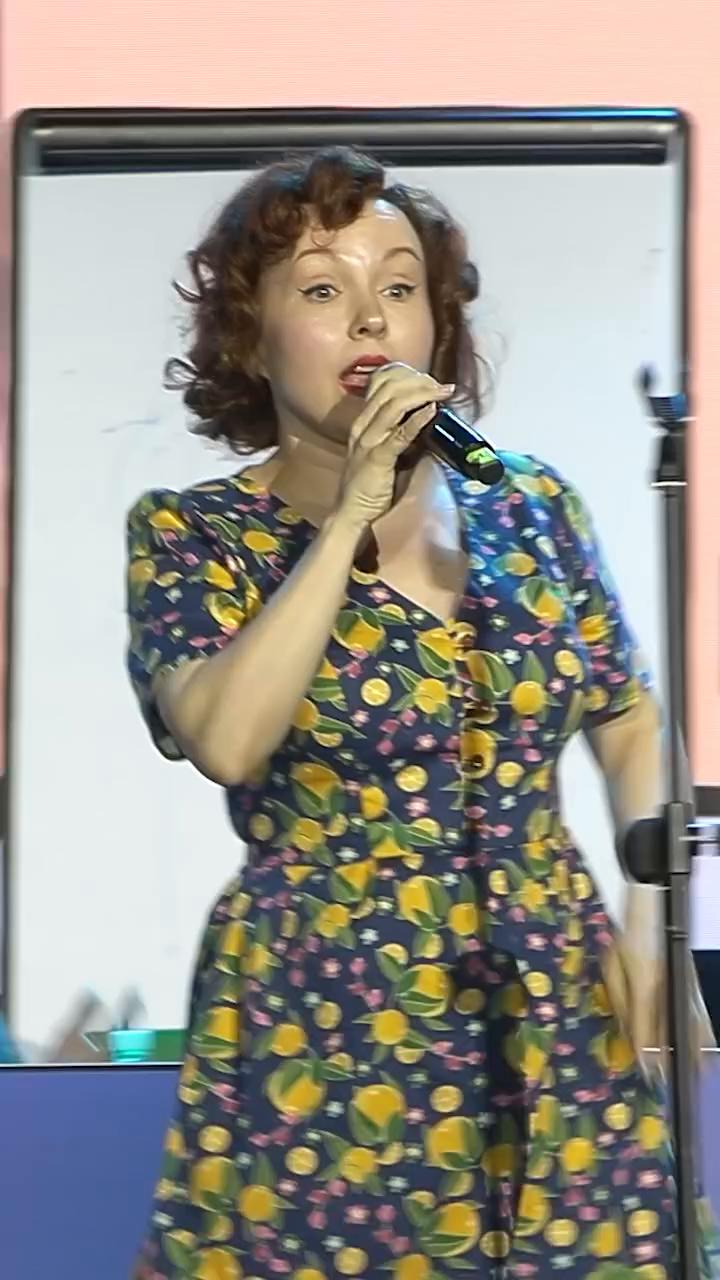 Lady Cherry canta 'Por qué te vas' y emociona con la clásica balada